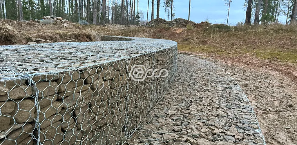 Этап укрепления берега 18