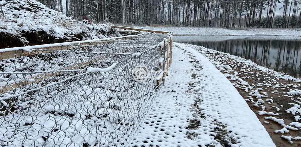 Этап укрепления берега 9